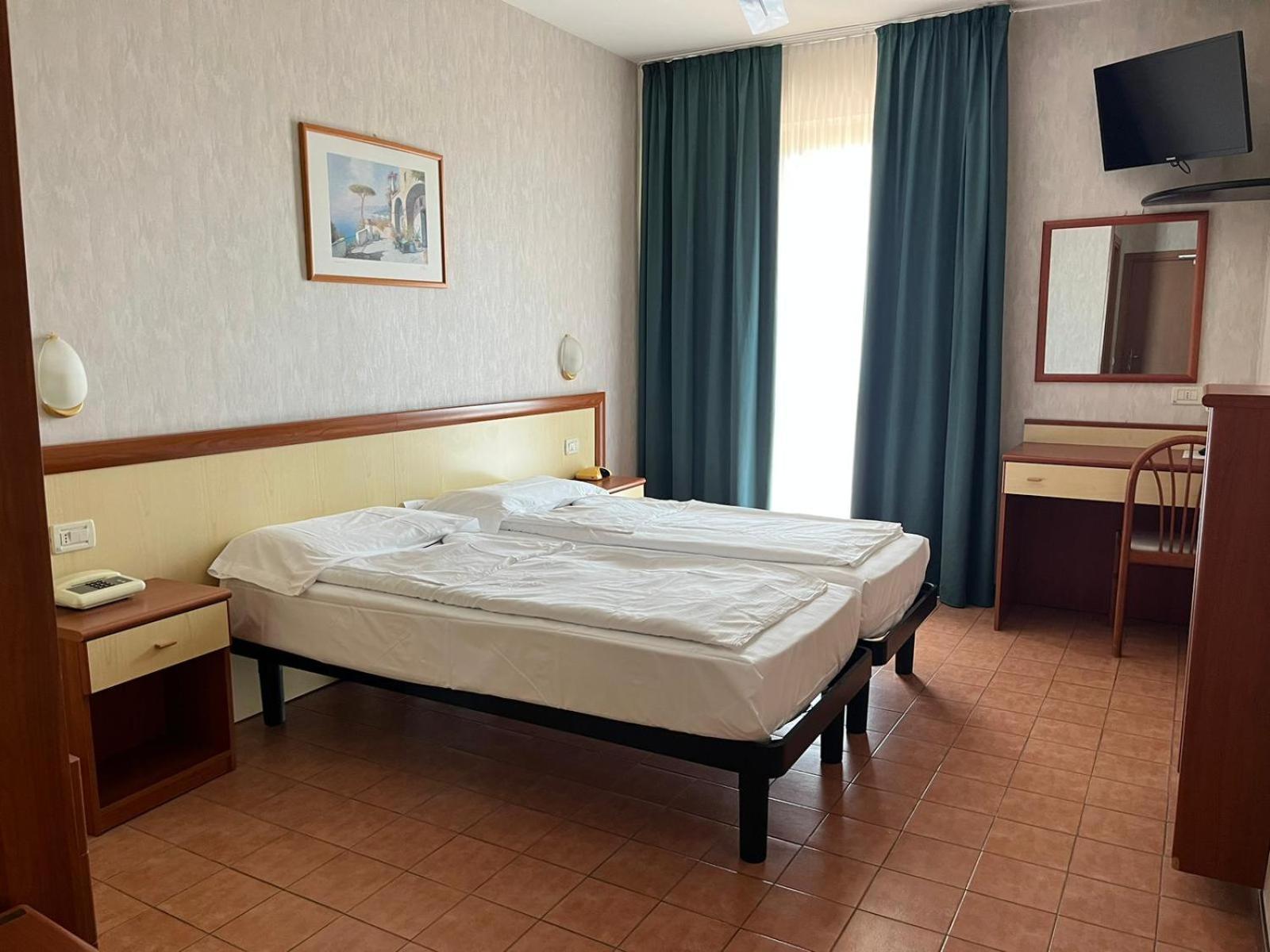 Hotel Florida 利莫内-苏尔加达 外观 照片